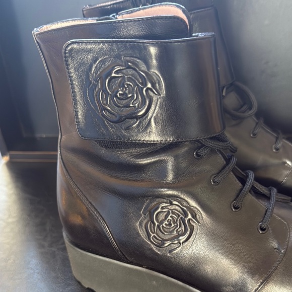 Taryn Rose Black Leather women’s Boots - Picture 6 of 10